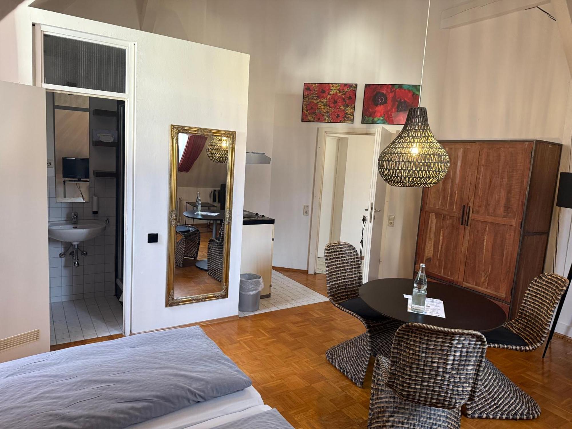 Whliving - Apartments & Studios In Konstanz Ngoại thất bức ảnh